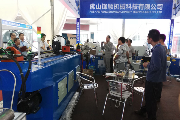 展會(huì)現(xiàn)場-01