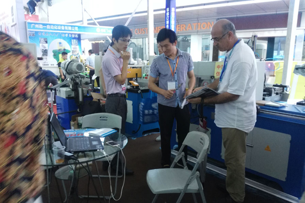 展會(huì)現(xiàn)場-02